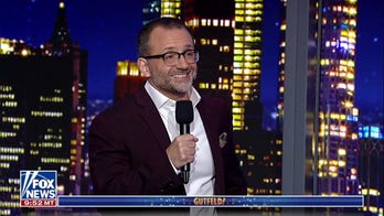Joe DeVito gives stand-up performance 