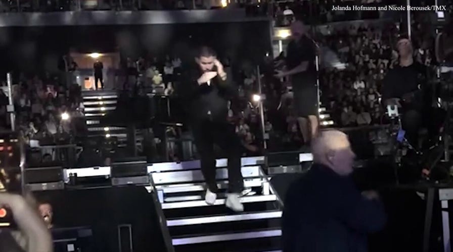 Nick Jonas runs off stage in Prague