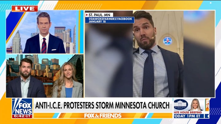 Minnesota «considera con espíritu de oración» emprender acciones legales tras la irrupción de Don Lemon yICE en el servicio religioso.