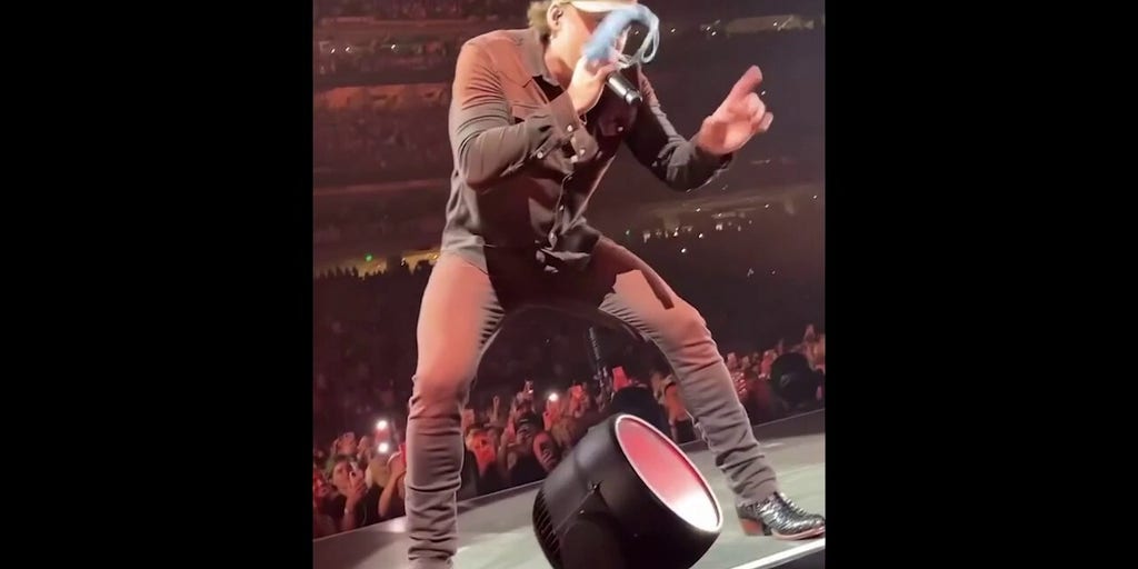Morgan Wallen has underwear thrown at his face | Fox News Video