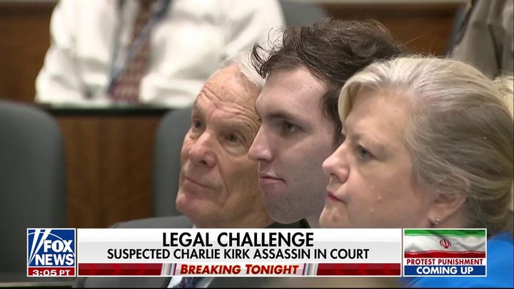 El equipo de defensa de Tyler Robinson solicita una nueva audiencia con una nueva acusación.