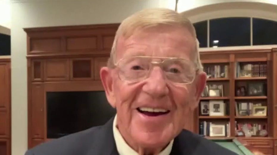 Lou Holtz: Improvements in COVID testing made it possible for Big Ten to play in 2020