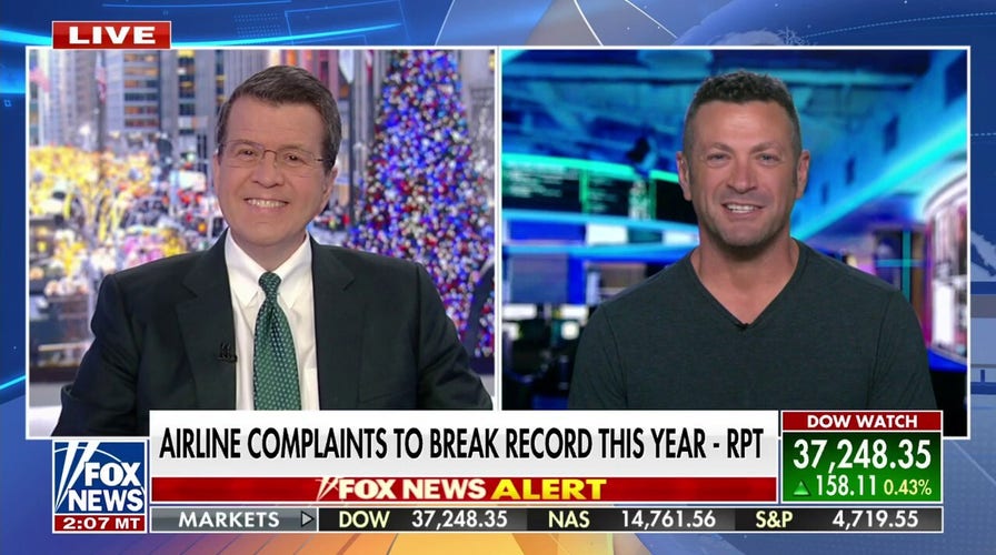 How people should be navigating holiday season travel