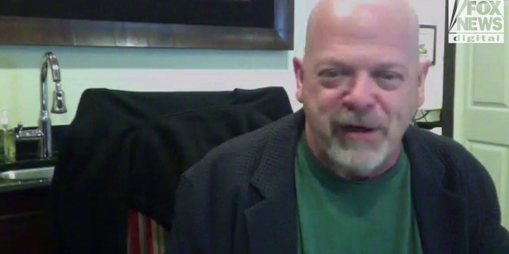 'Pawn Stars' boss recalls moment he realized his fiancée was the one