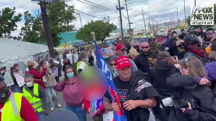 Proud Boys arrive to New Jersey detention center with supplies for ICE agents