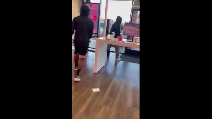 Southern California smash-and-grab at a T-Mobile store