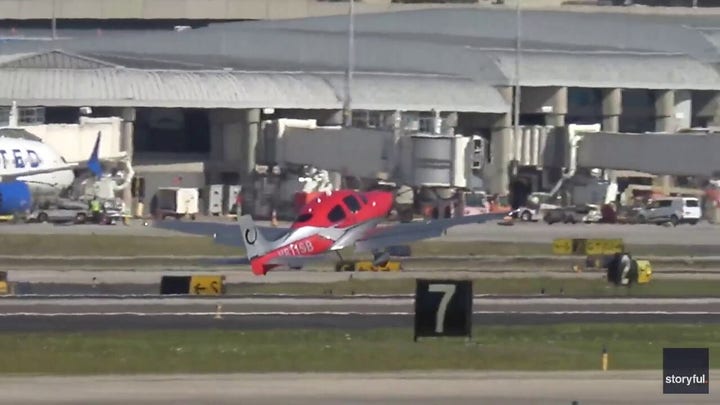 Plane bounces while trying to land at Tampa airport