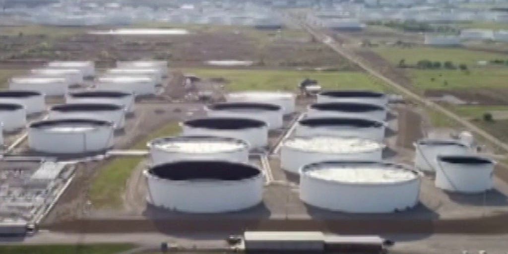 Oil glut: US prices go negative as demand dries up | Fox News Video