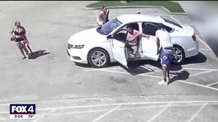 Texas father shoots, kills carjacker during struggle to protect family of 8