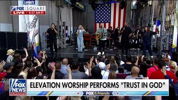 Elevation Worship performs ‘Trust in God’