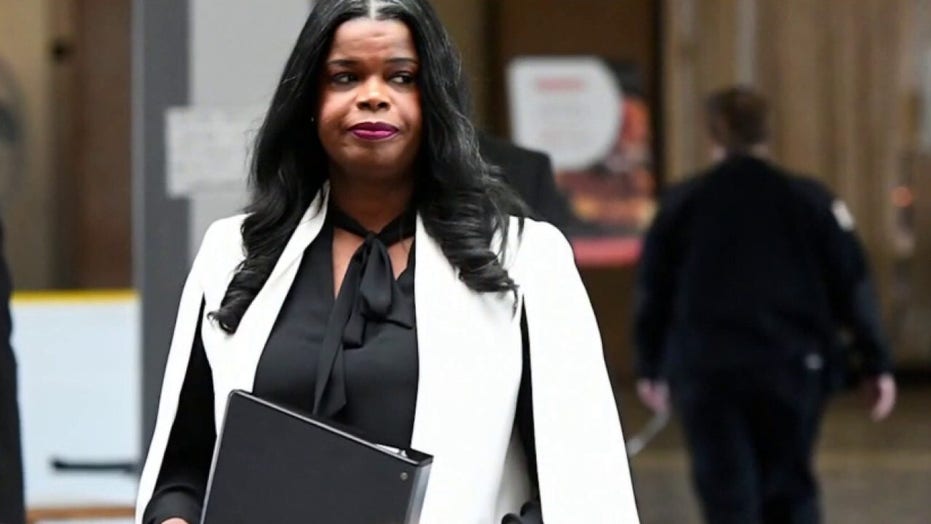 John Catanzara: Chicago Prosecutor Kim Foxx Is Soft On Criminals, Fails ...