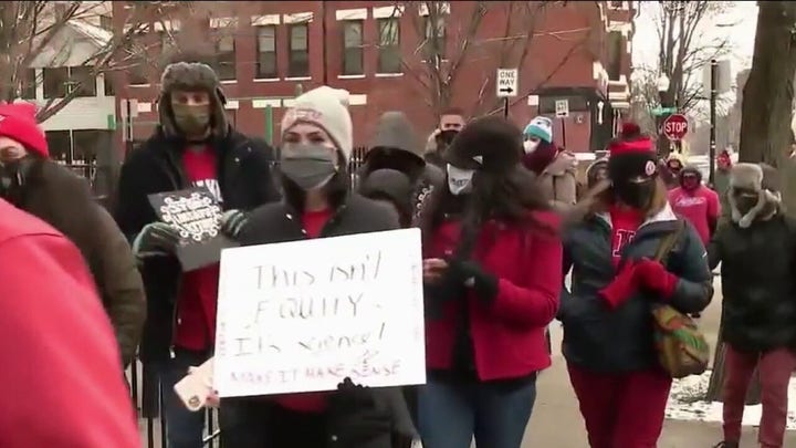 Chicago teachers strike looms as talks between district, union fall apart