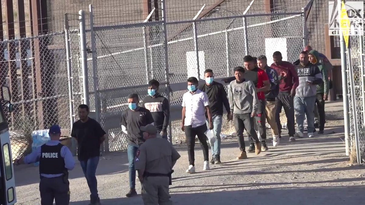 Border communities, Border Patrol brace for migrant surge as Title
