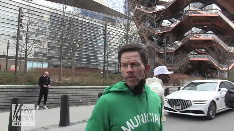 Mark Wahlberg asks fans to pray rosary together, find peace: ‘Gotta stay prayed up’