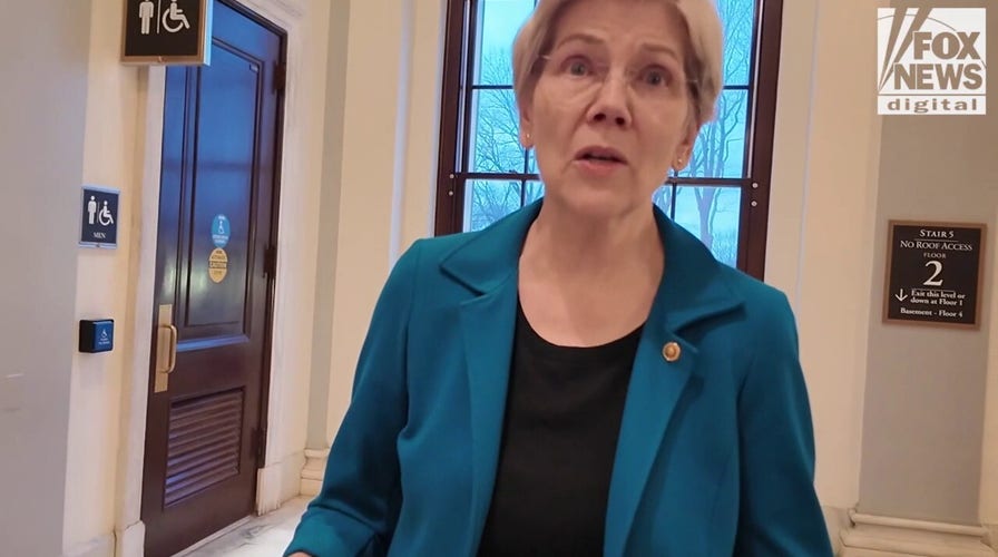 Warren explains applause during Trump's 'Pocahontas' jab