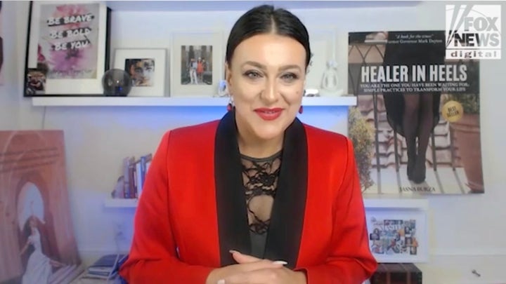 What we wear ‘significantly shifts’ the way that we feel: Author