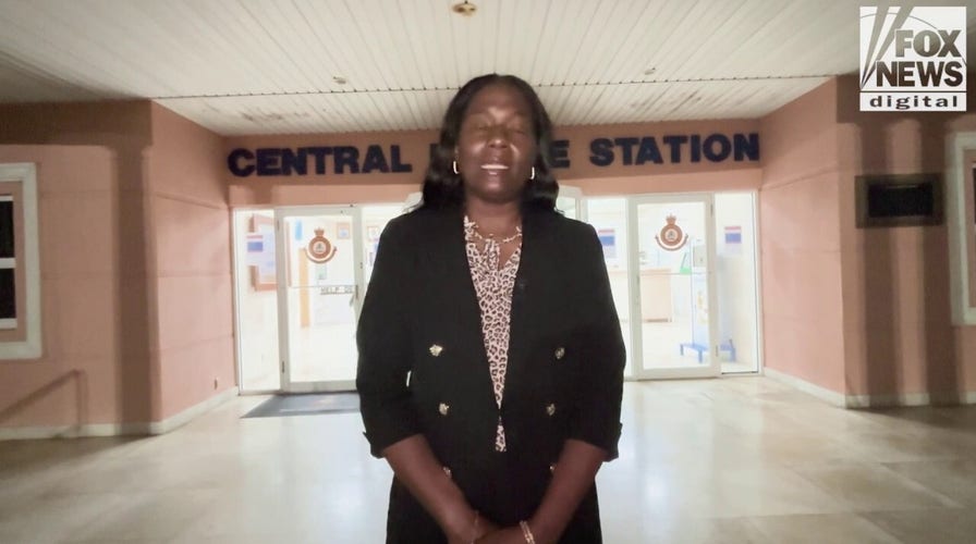 Brian Hooker allegedly fell disconnected  vessel  portion    successful  custody successful  Bahamas