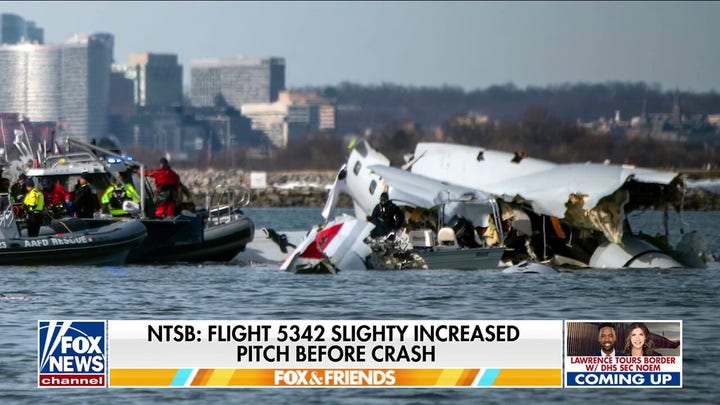 Crews continue recovering debris from DC plane crash