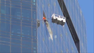 Window washers at a New York City skyscraper go for a wild ride - Fox News