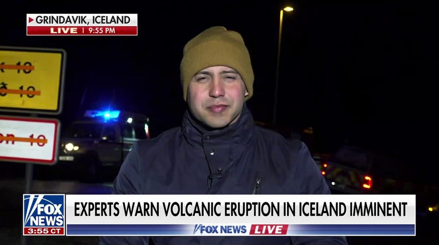 Earthquakes shake Iceland as experts warn volcanic eruption is imminent