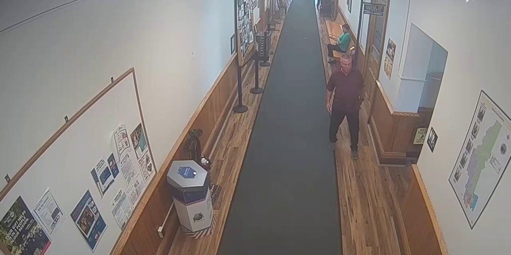 Jurors tackle convict outside Maine courthouse