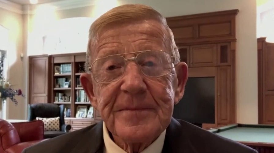 Lou Holtz on fate of college football season amid COVID pandemic: I think they should play