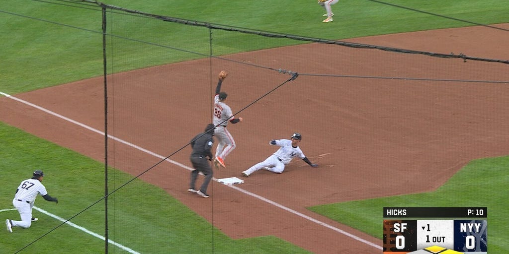 Yankees' Cody Bellinger hits a triple, driving in a run vs. Giants