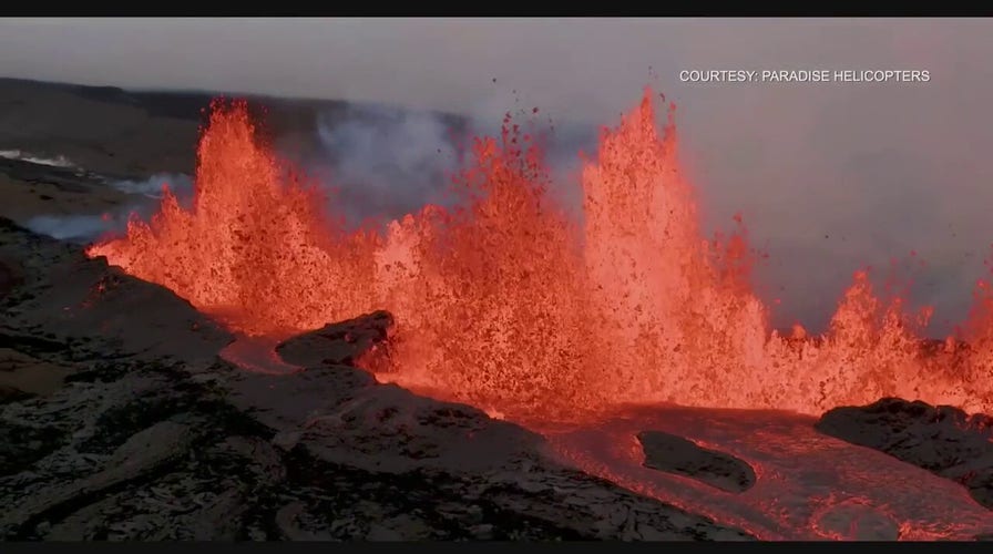 Stunning video shows lava from Hawaii's Mauna Loa spewing into air