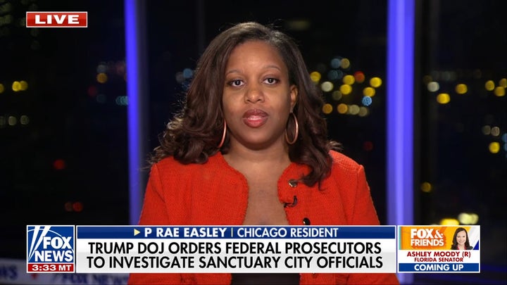 Chicago mayor ripped by resident for pushing back on ICE raids
