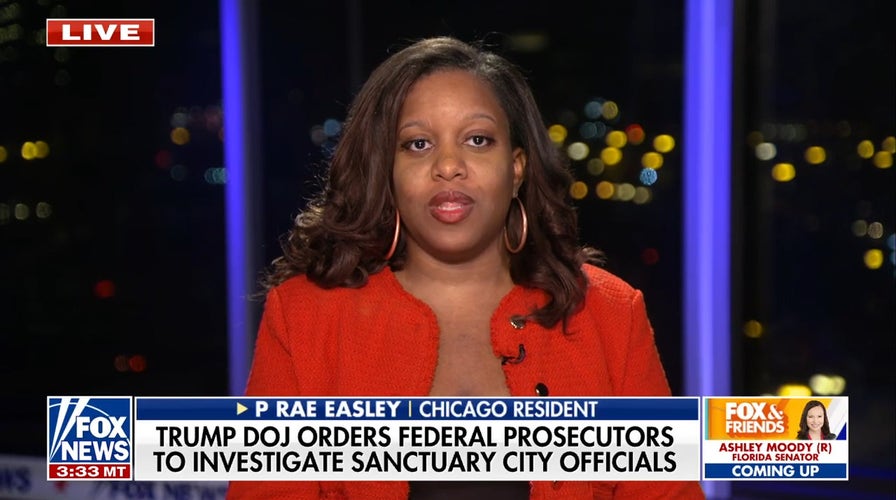 Chicago mayor ripped by resident for pushing back on ICE raids