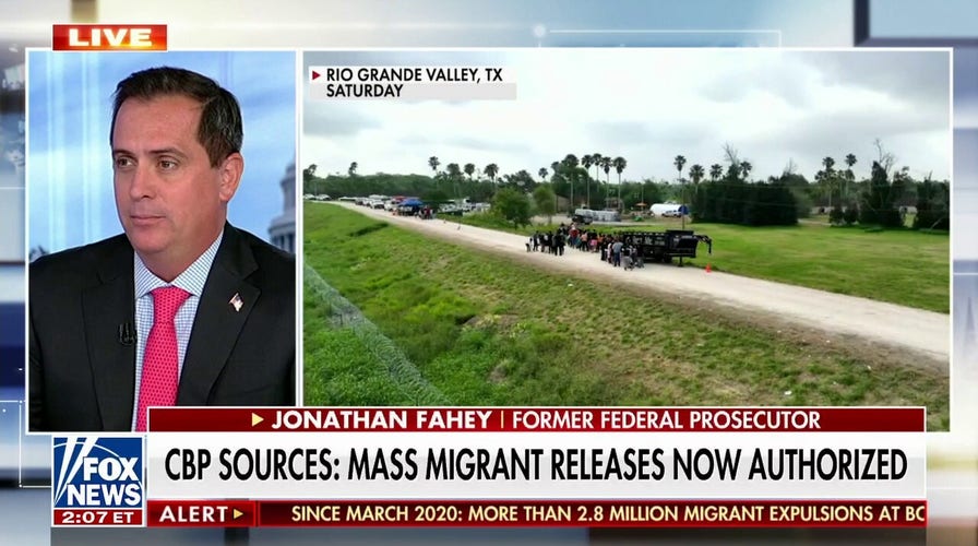 Former ICE director slams Biden admin for 'breathtaking level of incompetence' at border