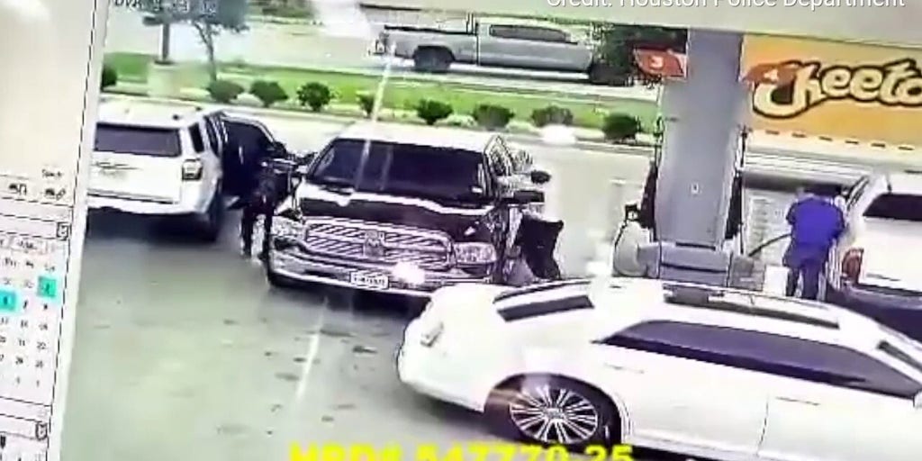 Surveillance shows thieves surround car, smash windows in Houston 'jugging' robbery
