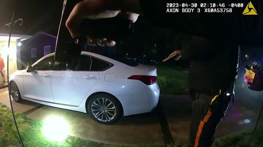 New Jersey cops arrest suspect accused of trying to run over officers