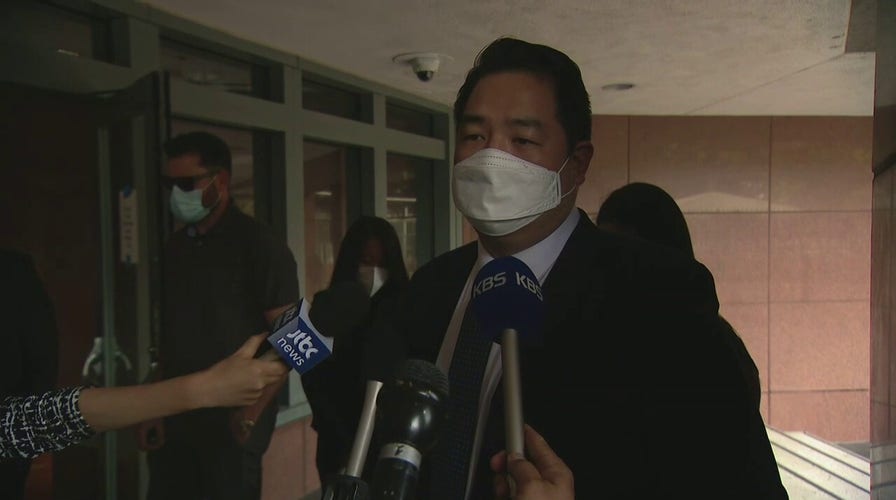 Christopher Ahn thanks supporters during extradition hearing in Los Angeles