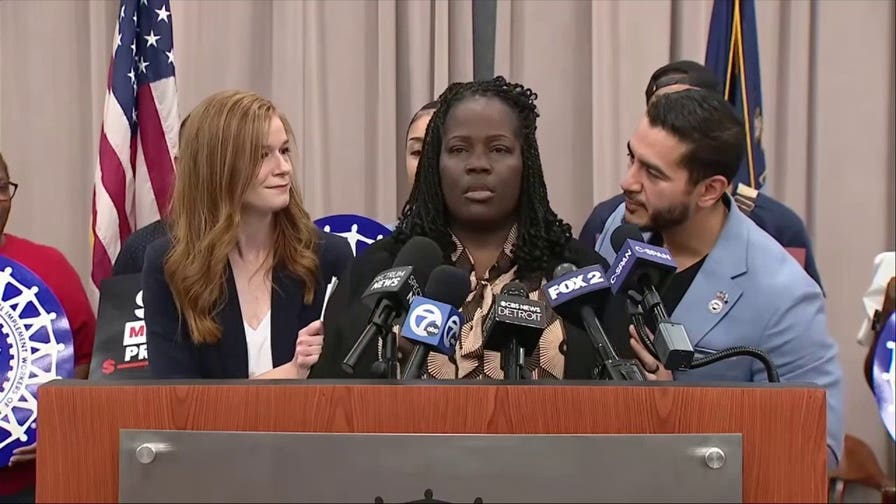 Union member repeatedly pauses during remarks at El-Sayed news conference