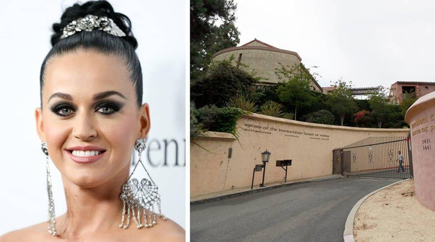 Katy Perry 1: Nuns 0