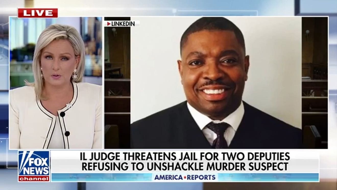 Judge threatens jail for two deputies who refused to unshackle murder suspect
