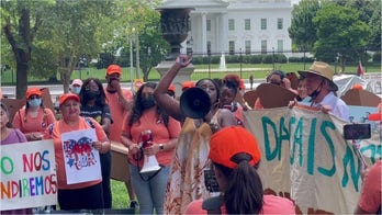 Hundreds rally to demand a pathway to citizenship for undocumented immigrants