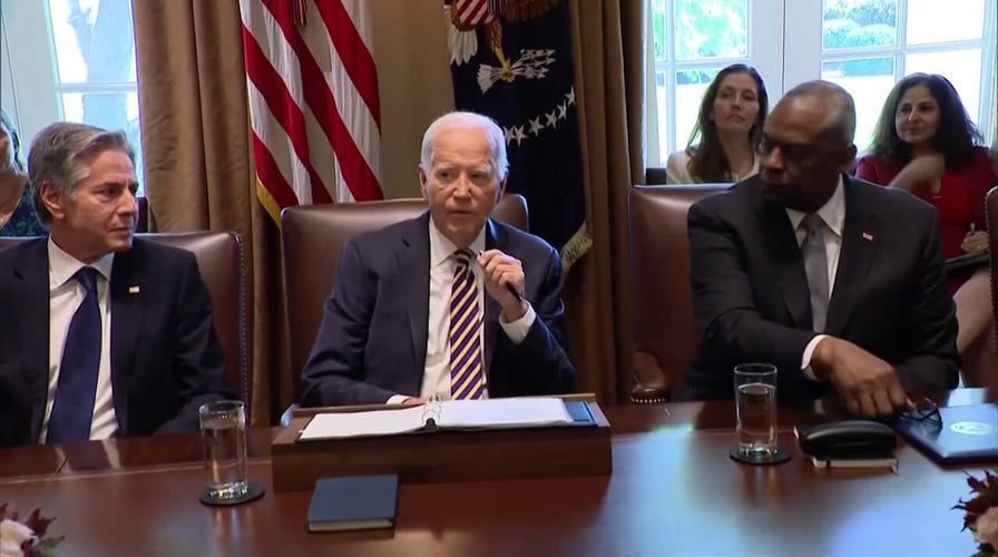 Biden celebra la primera reunión del Gabinete en casi un año