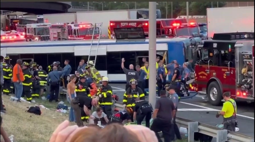 New Jersey Turnpike crash involving overturned bus leaves at least 1 dead: police