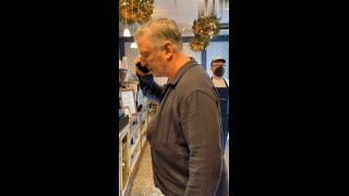 Alec Baldwin smacks phone of anti-Israel agitator who begged him to say ‘Free Palestine’ - Fox News