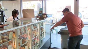 Community rallies to save Arizona doughnut shop after owner's plea online