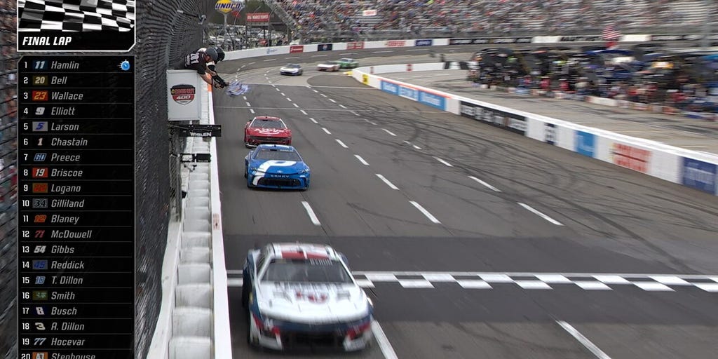 FINAL LAPS: Denny Hamlin takes the checkered flag at Cook Out 400 at Martinsville Speedway | NASCAR on FOX
