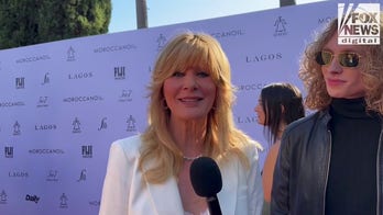 Food Network star Sandra Lee praises Bob Mackie at The Daily Front Row’s Eighth Annual Fashion Los Angeles Awards