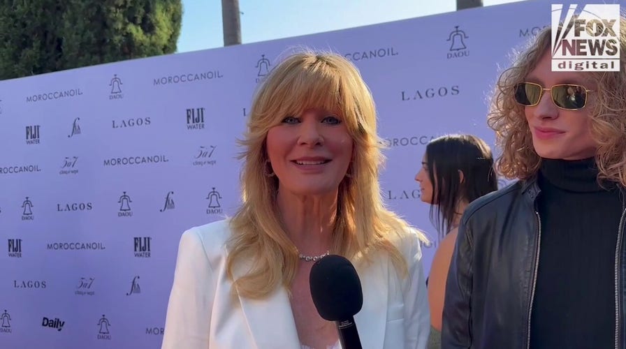 Food Network star Sandra Lee praises Bob Mackie at The Daily Front Row’s Eighth Annual Fashion Los Angeles Awards