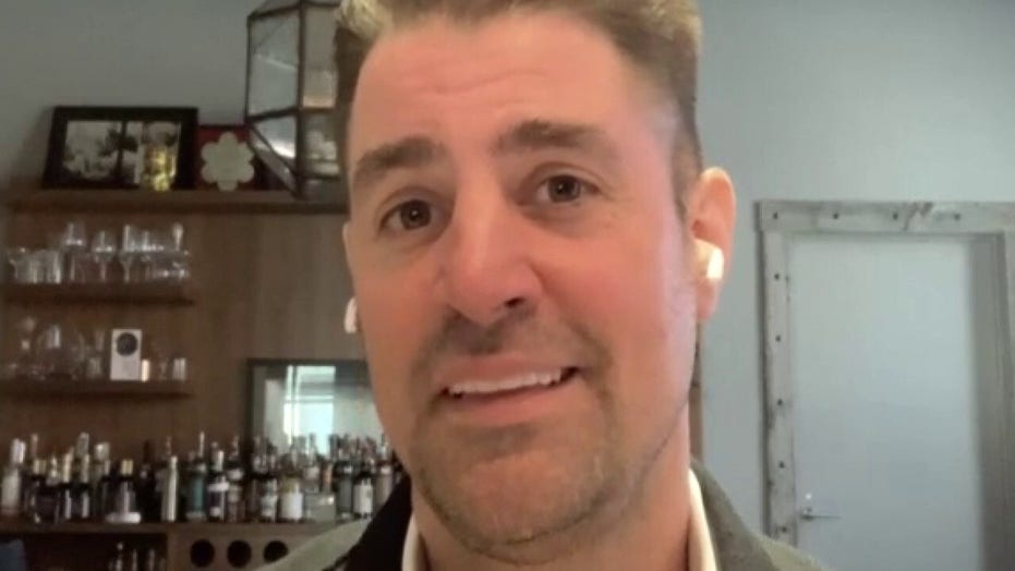 Restauratuer says industry is realizing coronavirus effects will last(02)