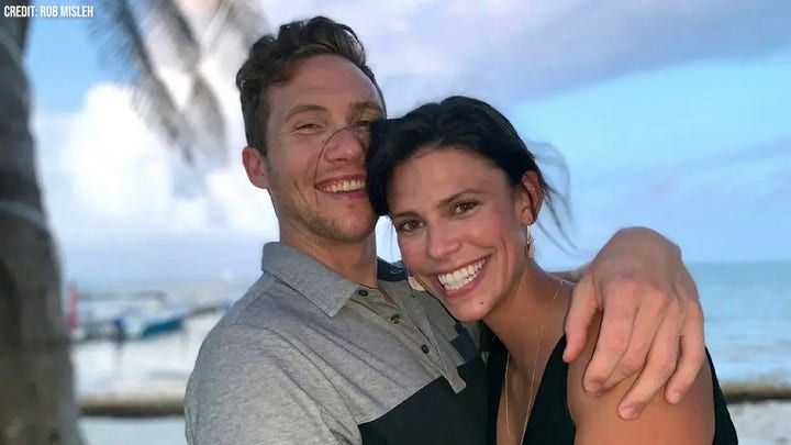 Dentista y esposa asesinados hallados muertos tras la llamada al 911 de un vecino que oyó «golpes en la puerta»: