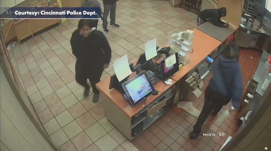 Ohio Wendy's employee assaulted; 2 suspects sought, police say