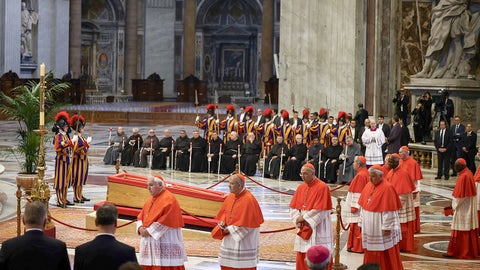 WATCH LIVE: Pope Francis' body moved to St. Peter's Basilica as faithful mourn - Fox Business Video