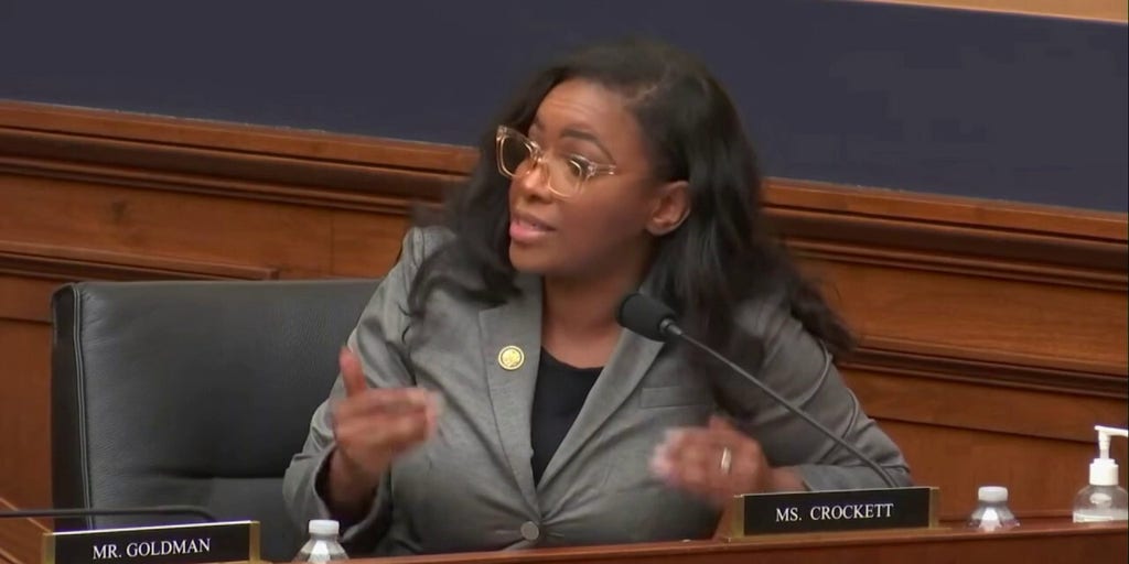 Crockett calls ICE shooting an execution, vows protests until officer charged